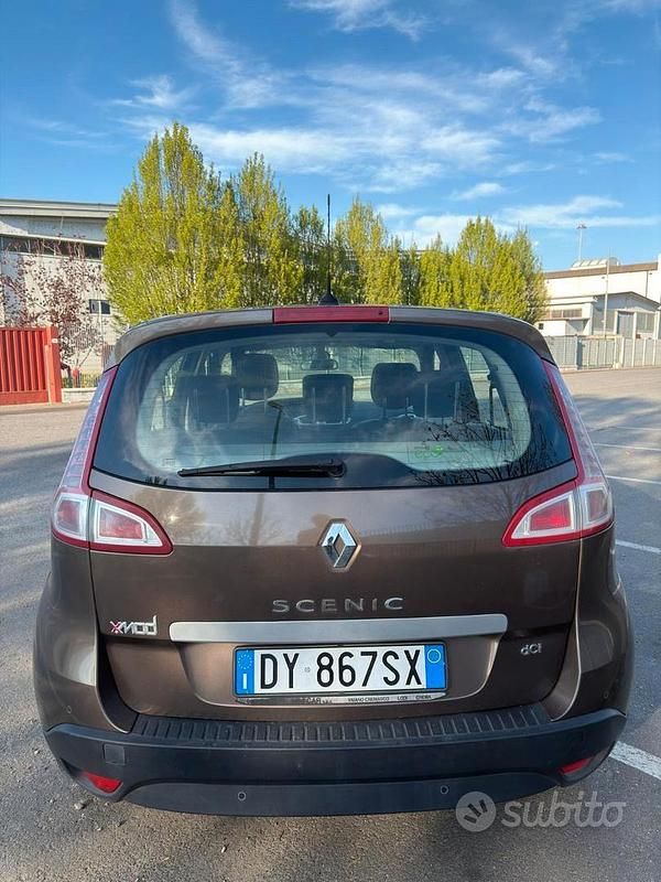 Usata Renault Scénic III 110 CV (80 kW) 2009 Marrone Monovolume