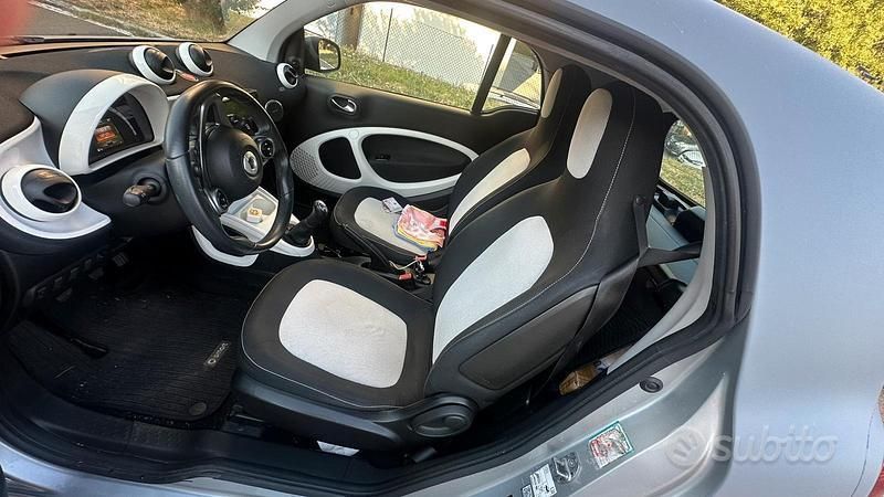 Usata Smart ForTwo Coupé 61 CV (44 kW) 2014 Utilitaria