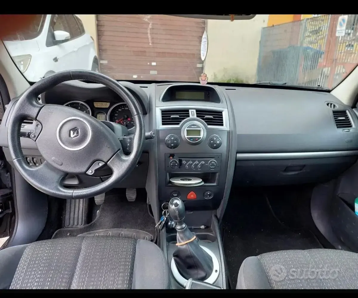 Usata Renault Mégane 100 CV (73 kW) 2006 Nero Utilitaria
