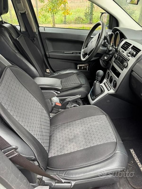 Usata Dodge Caliber 140 CV (102 kW) 2008 Nero Utilitaria