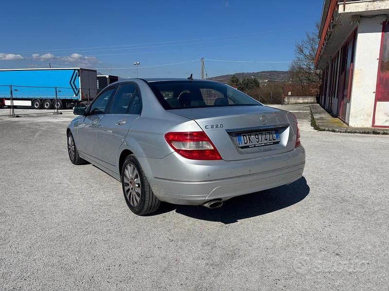 Usata Mercedes C220 Avantgarde 170 CV (125 kW) 2007 Grigio Berlina