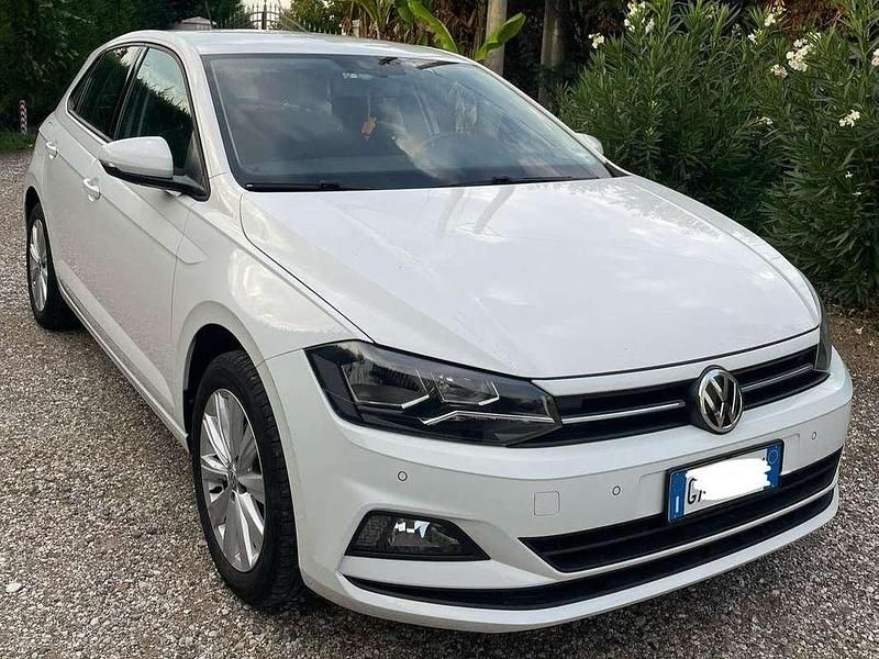 Bianco Usata 2020 VW Polo Comfortline Tre volumi | 12.500 € (Buon prezzo) - Immagine 1/4
