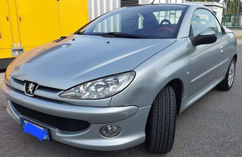 Usato 2004 Peugeot 206 CC 1.6 Benzin 109 CV (4.650 €)