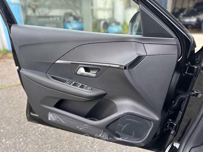 Usata Peugeot 208 Allure 101 CV (74 kW) 2024 Nero Utilitaria