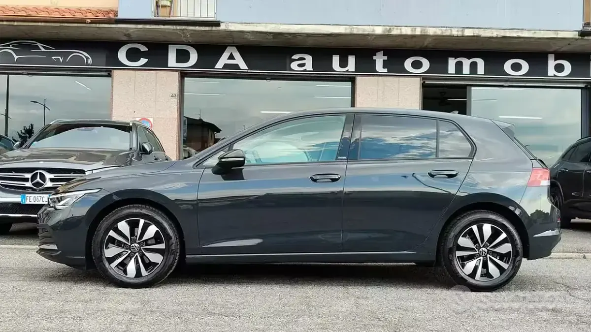 Usata VW Golf VIII Style 110 CV (80 kW) 2024 Grigio Berlina