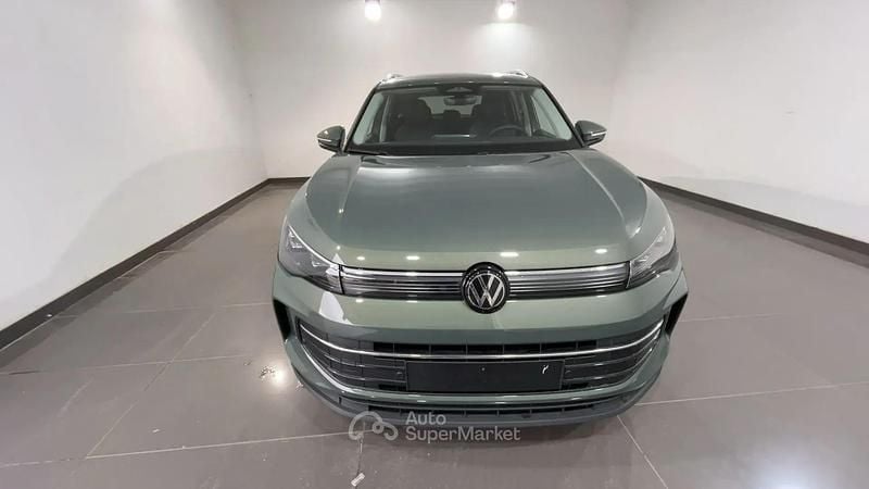 Nuova VW Tiguan Edition 131 CV (96 kW) 2026 Verde SUV