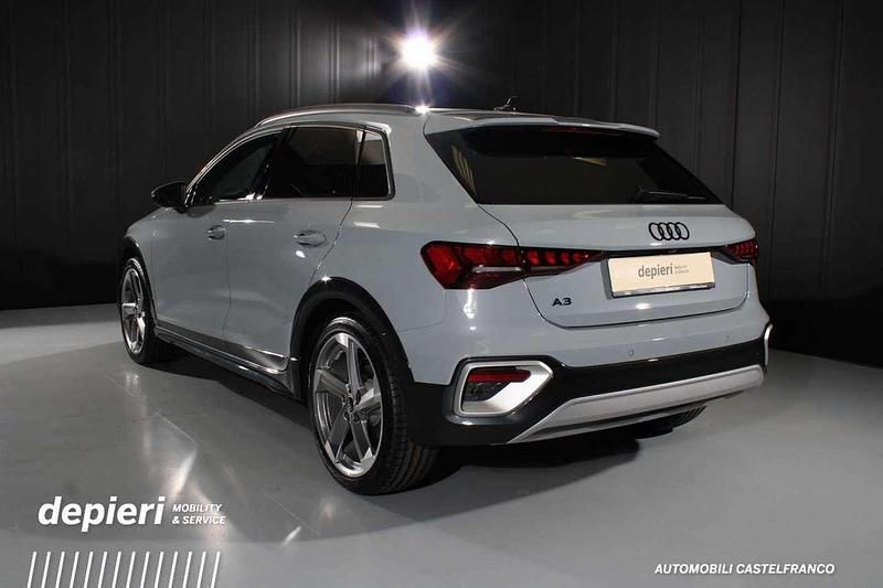 Usata Audi A3 Business 150 CV (110 kW) 2024 Grigio Berlina