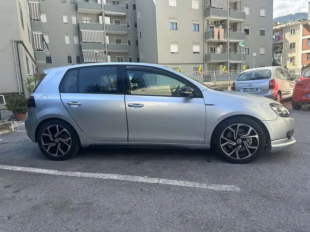 Usata VW Golf VI Highline 110 CV (80 kW) 2011 Grigio Utilitaria