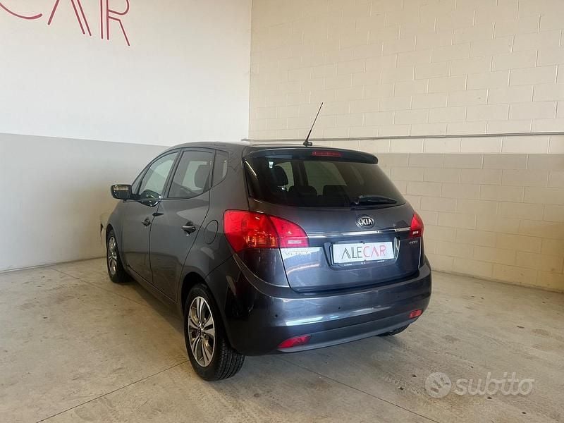 Usata Kia Venga 90 CV (66 kW) 2018 Grigio Utilitaria