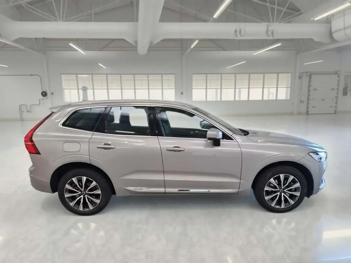 Usata Volvo XC60 253 CV (186 kW) 2021 Grigio SUV