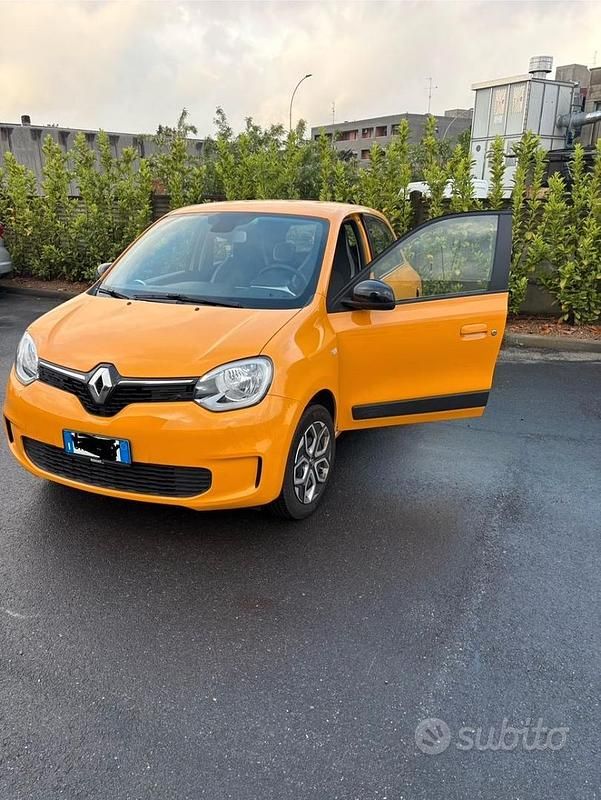 Usata Renault Twingo Zen 65 CV (47 kW) 2023 Giallo Utilitaria