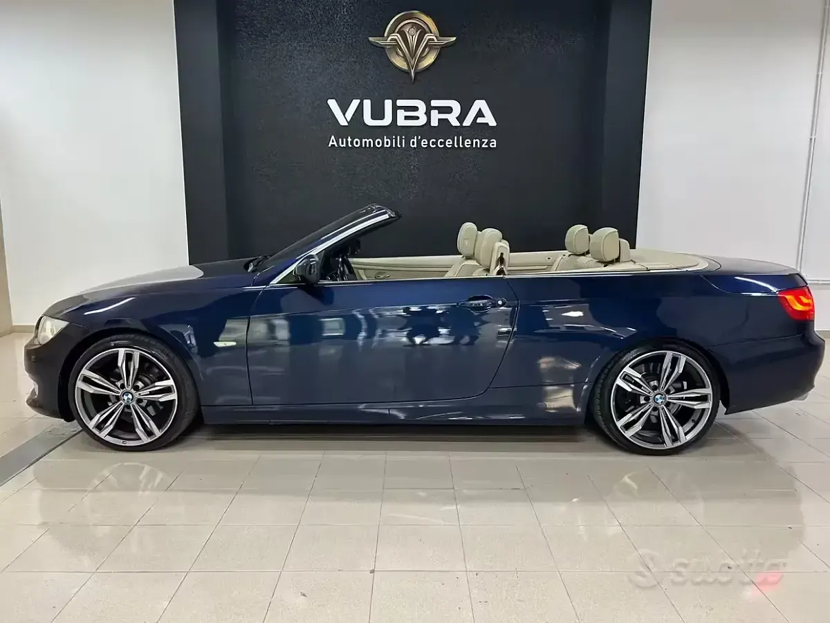 Usata BMW 330 Cabriolet 245 CV (180 kW) 2011 Blu Cabrio