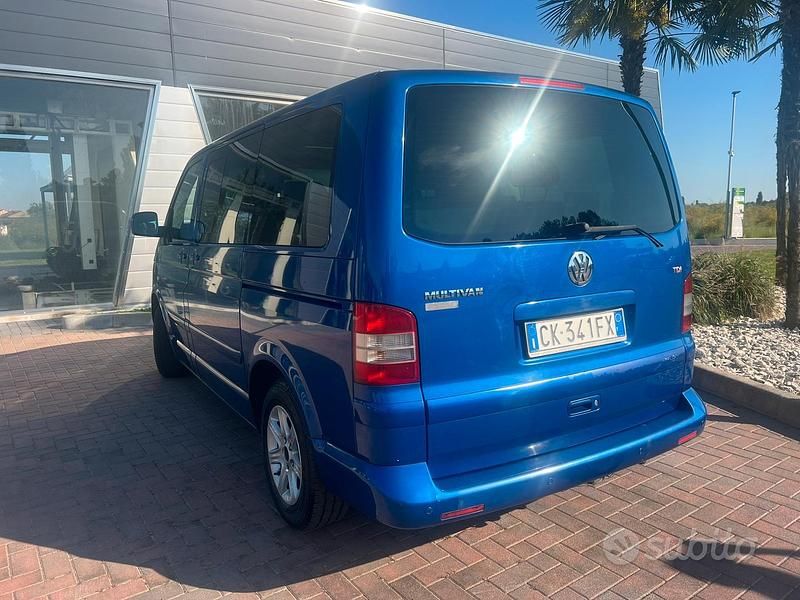 Usata VW Multivan 177 CV (130 kW) 2003 Blu Furgone