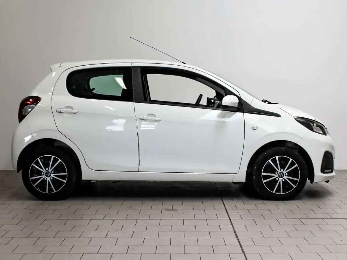 Usata Peugeot 108 Active 69 CV (50 kW) 2014 Bianco Utilitaria