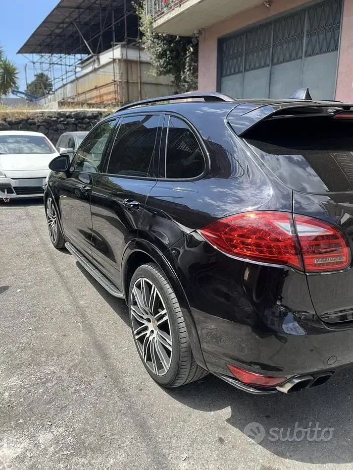 Usata Porsche Cayenne 245 CV (180 kW) 2012 Nero SUV