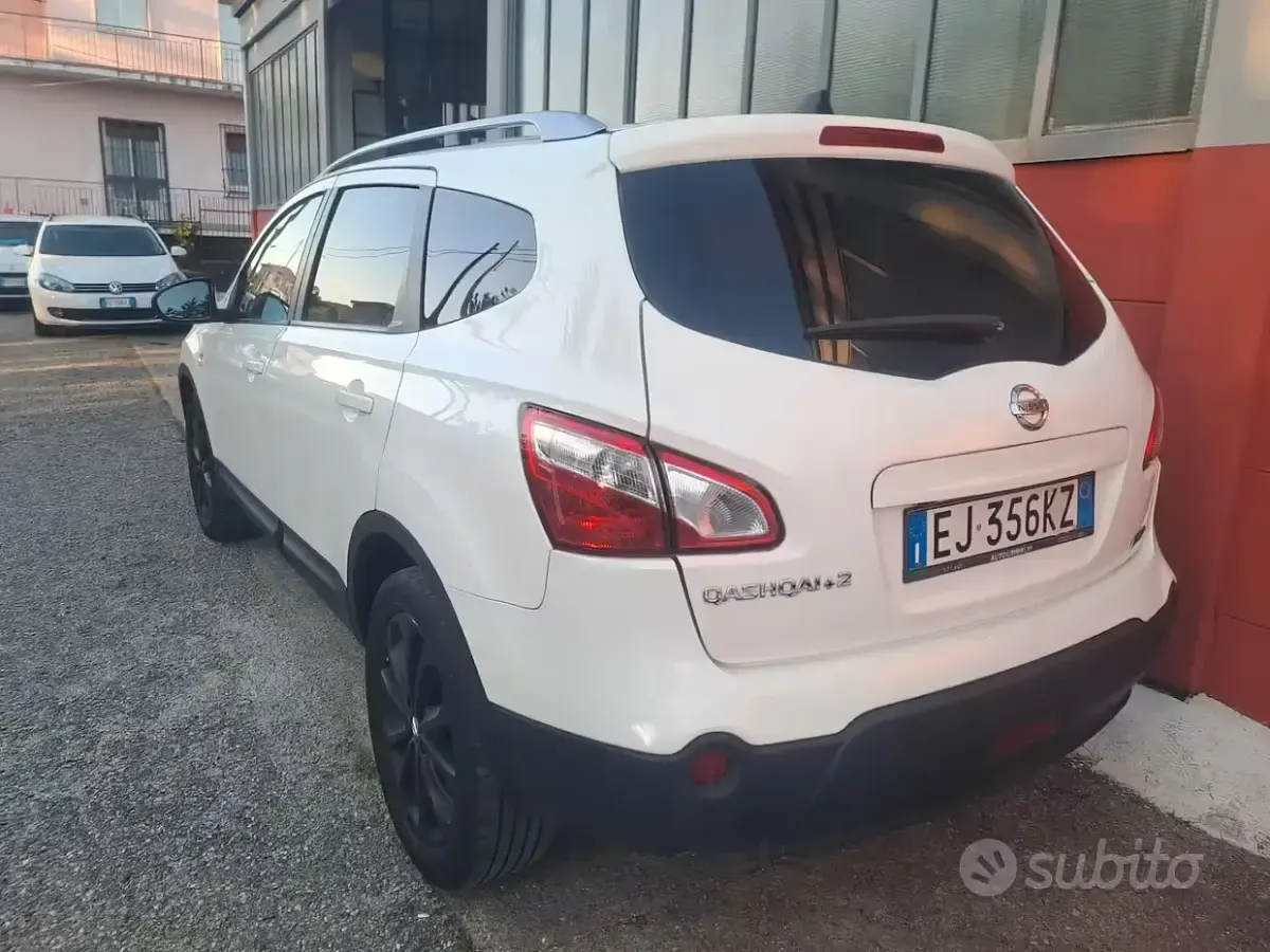 Używany Nissan Qashqai Acenta 110 KM (80 kW) 2012 Biały SUV