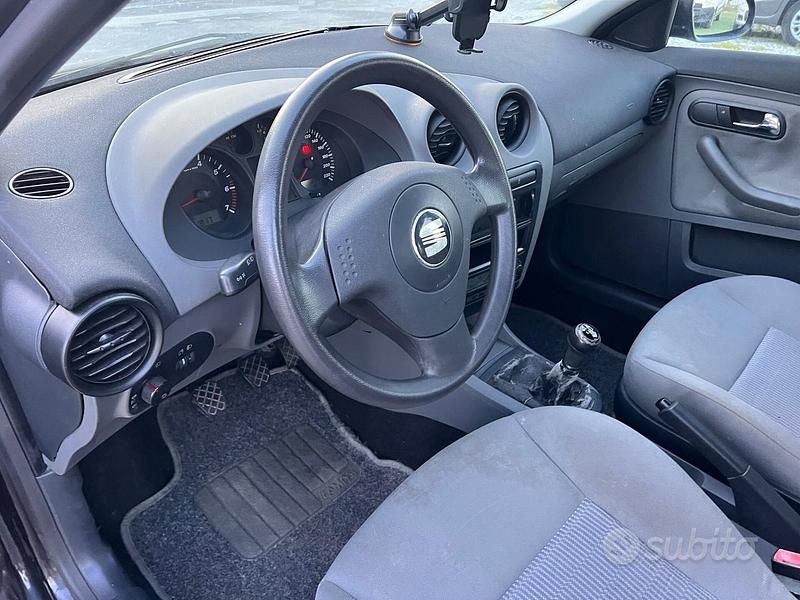 Usata Seat Ibiza 74 CV (54 kW) 2003 Nero Utilitaria