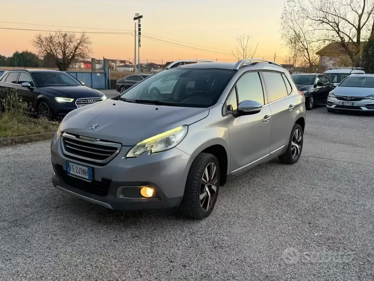Usata Peugeot 2008 Allure 120 CV (88 kW) 2016 Grigio SUV