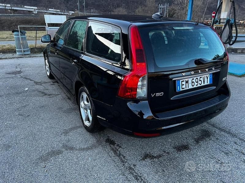 Usata Volvo V50 115 CV (84 kW) 2012 Nero Station wagon