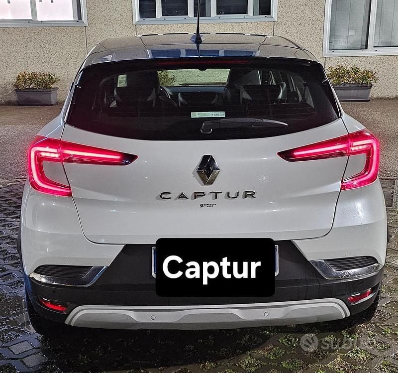 Usata Renault Captur Intens 90 CV (66 kW) 2021 Bianco SUV