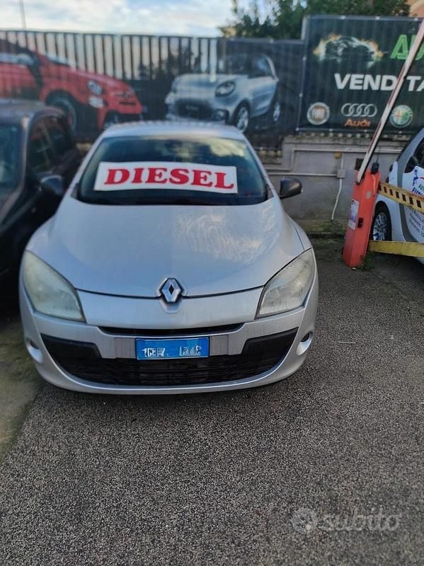 Usata Renault Mégane III 110 CV (80 kW) 2011 Grigio Berlina
