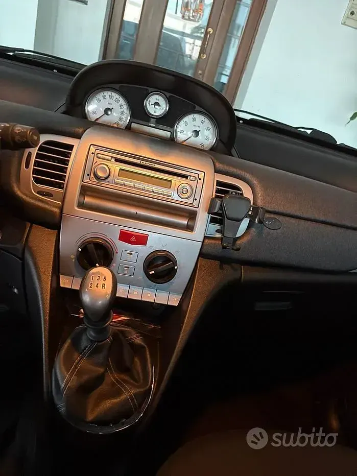 Usata Lancia Ypsilon 77 CV (56 kW) 2009 Nero Utilitaria