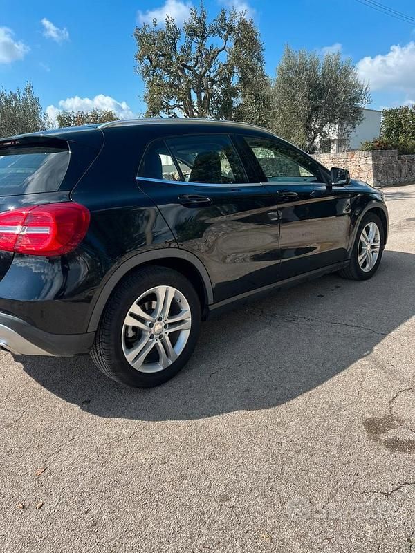 Usata Mercedes GLA180 2016 Nero SUV