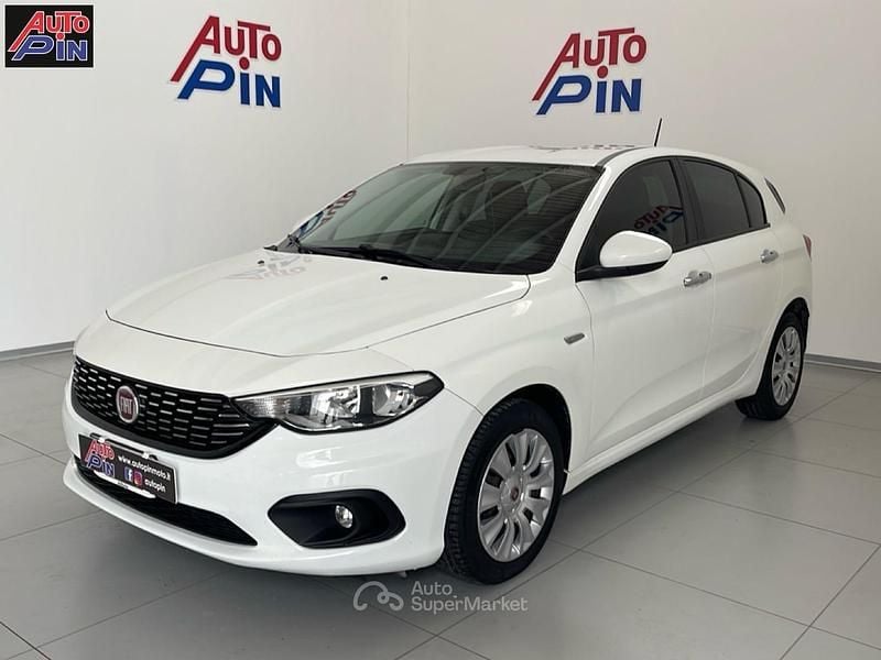 Other Usata 2017 Fiat Tipo Easy Tre volumi | 7900 € (Buon prezzo) - Immagine 1/4