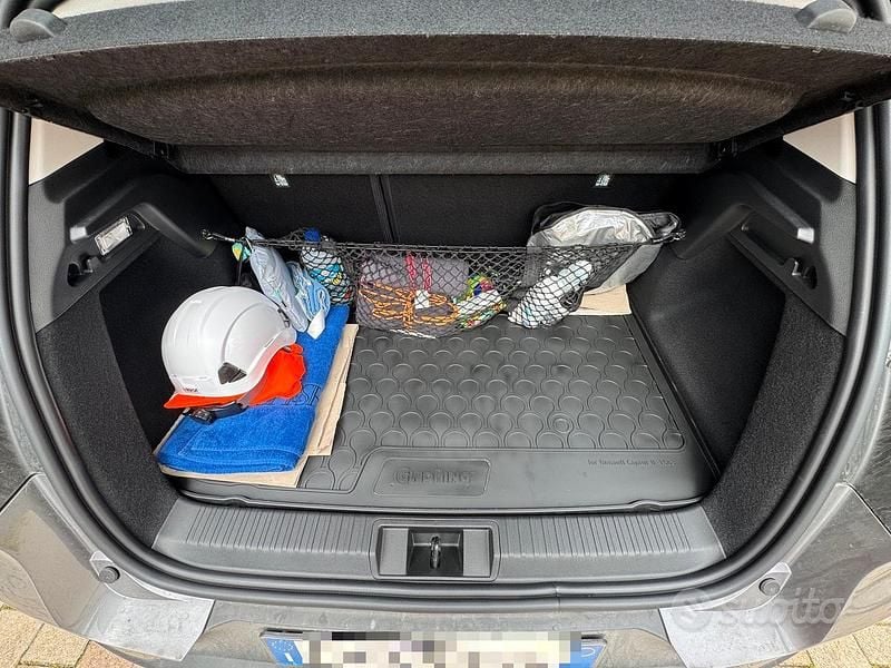 Usata Renault Captur Techno 100 CV (73 kW) 2023 Grigio SUV