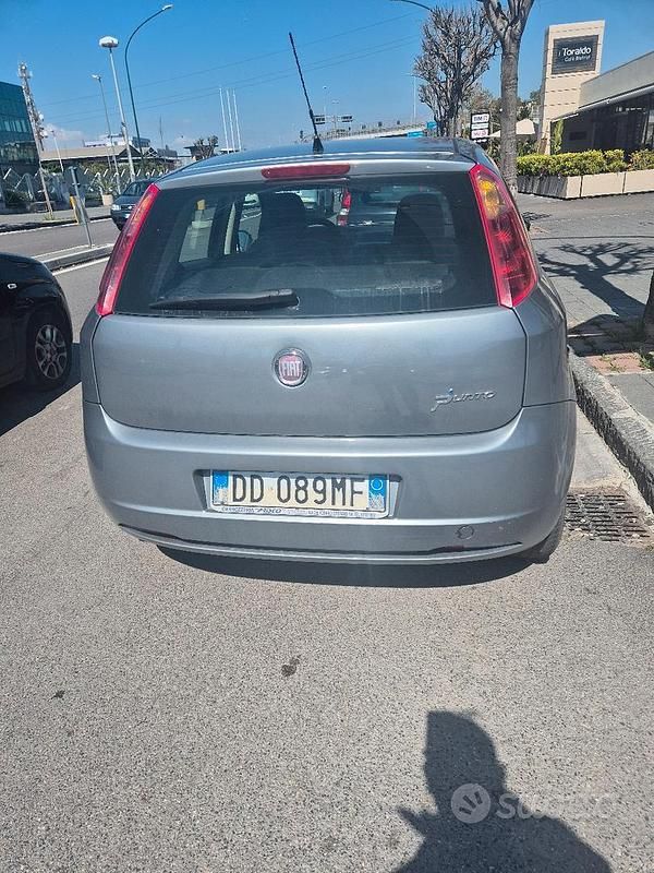 Usata Fiat Grande Punto 75 CV (55 kW) 2006 Grigio Utilitaria
