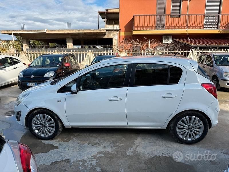 Usata Opel Corsa 85 CV (62 kW) 2012 Bianco Utilitaria