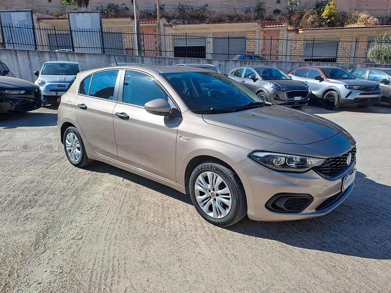 Usata Fiat Tipo Easy 95 CV (69 kW) 2020 Marrone Berlina