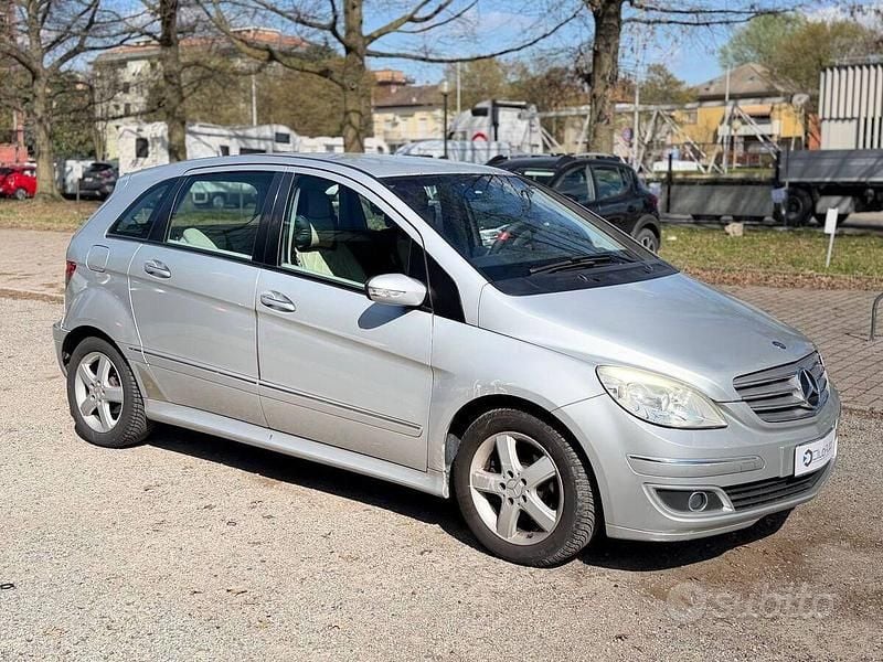 Usata Mercedes B170 Chrome 116 CV (85 kW) 2006 Grigio Monovolume