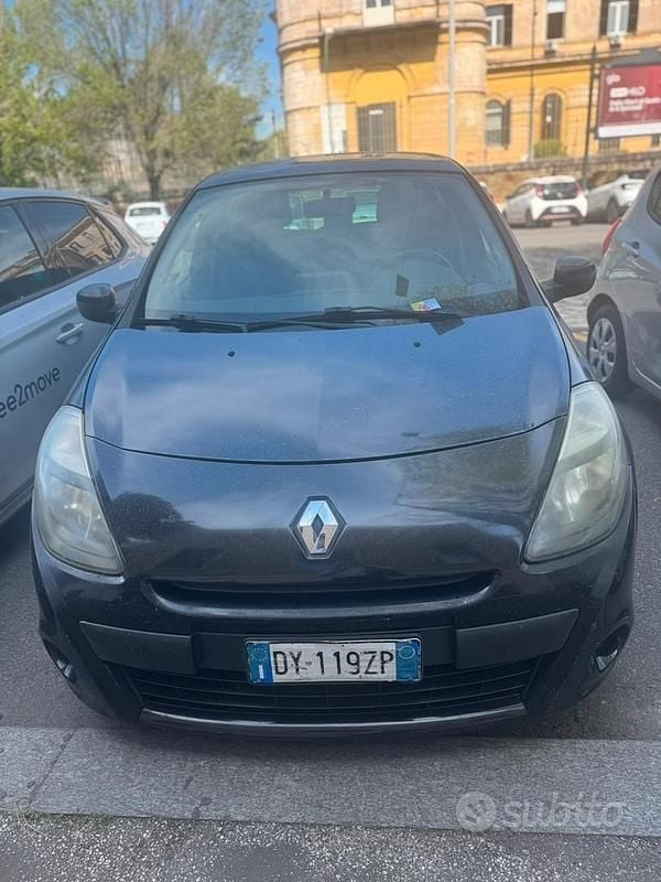 Usado Renault Clio II Dynamique 82 CV (60 kW) 2009 Negro Berlina