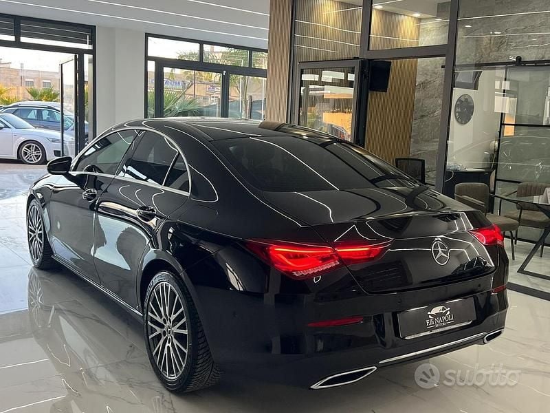 Käytetty Mercedes CLA200 150 HP (110 kW) 2019 Musta Sedan