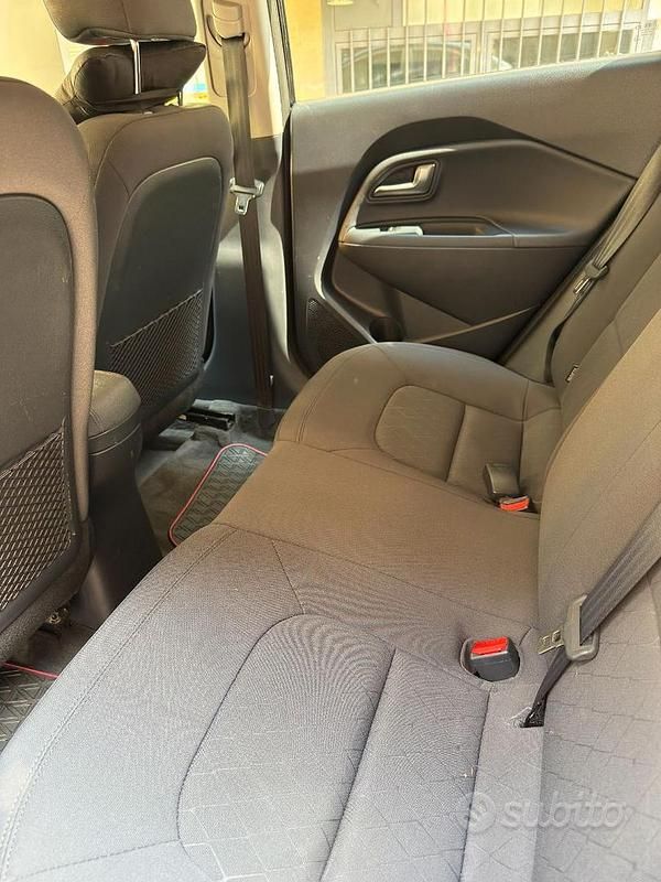Usado Kia Rio 77 CV (56 kW) 2017 Negro Berlina