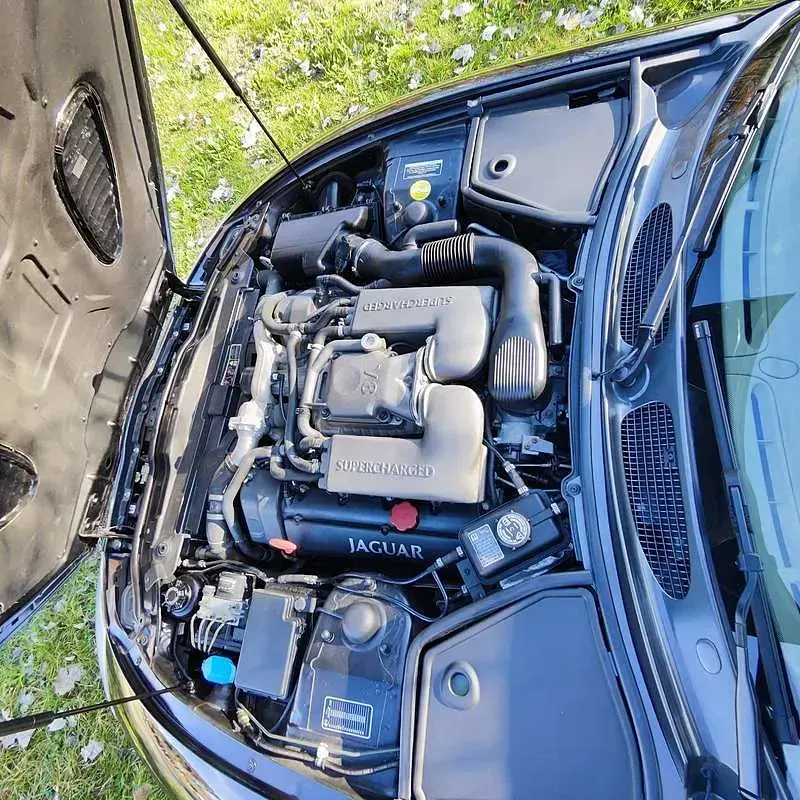 Usata Jaguar XKR R 363 CV (266 kW) 2000 Nero Coupé
