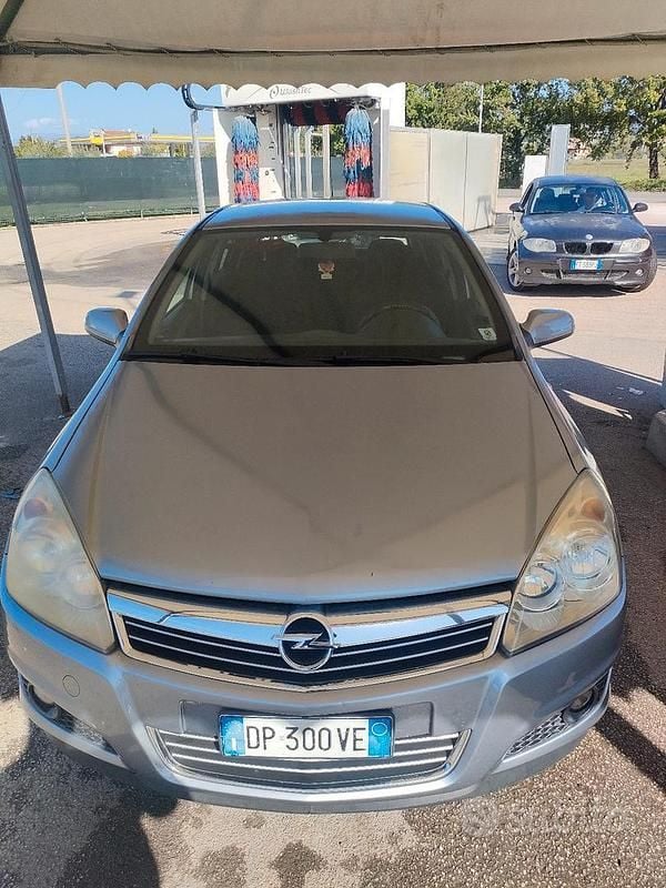 Usata Opel Astra 115 CV (84 kW) 2008 Berlina