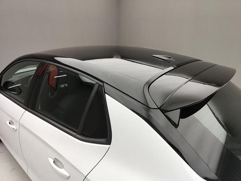 Usata Opel Corsa 101 CV (74 kW) 2025 Arktis white / tetto nero Utilitaria