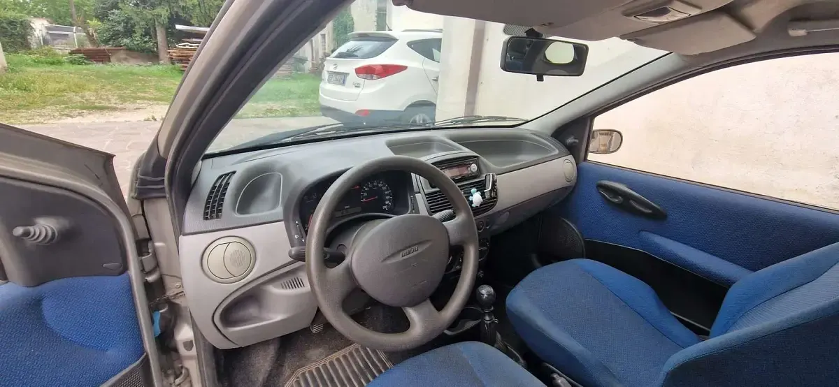 Usata Fiat Punto 60 CV (44 kW) 2001 Utilitaria