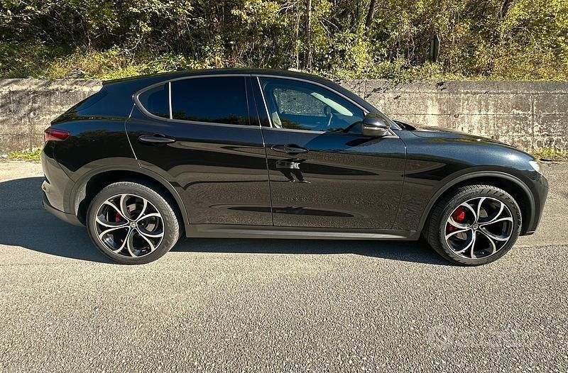 Usata Alfa Romeo Stelvio Executive 210 CV (154 kW) 2017 Nero SUV