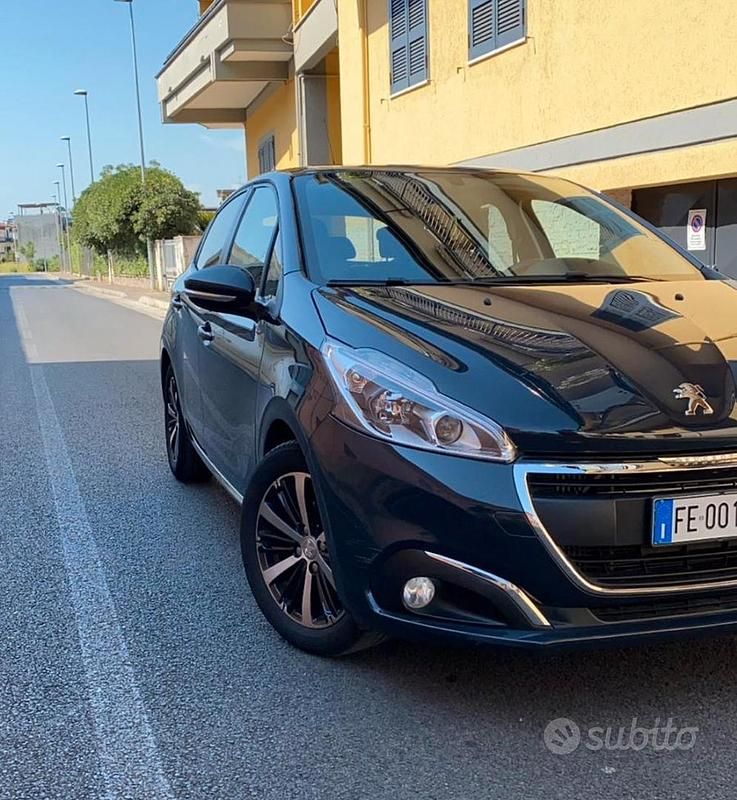 Usata Peugeot 208 2016 Blu Utilitaria