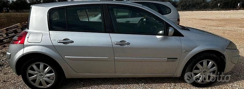 Usata 2006 Renault Mégane II | 1200 € (Buon prezzo) - Immagine 1/4