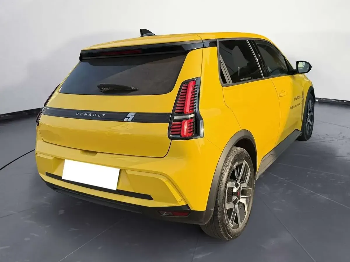 Usata Renault R5 Urban 89 kW (122 CV) 2025 Giallo Utilitaria
