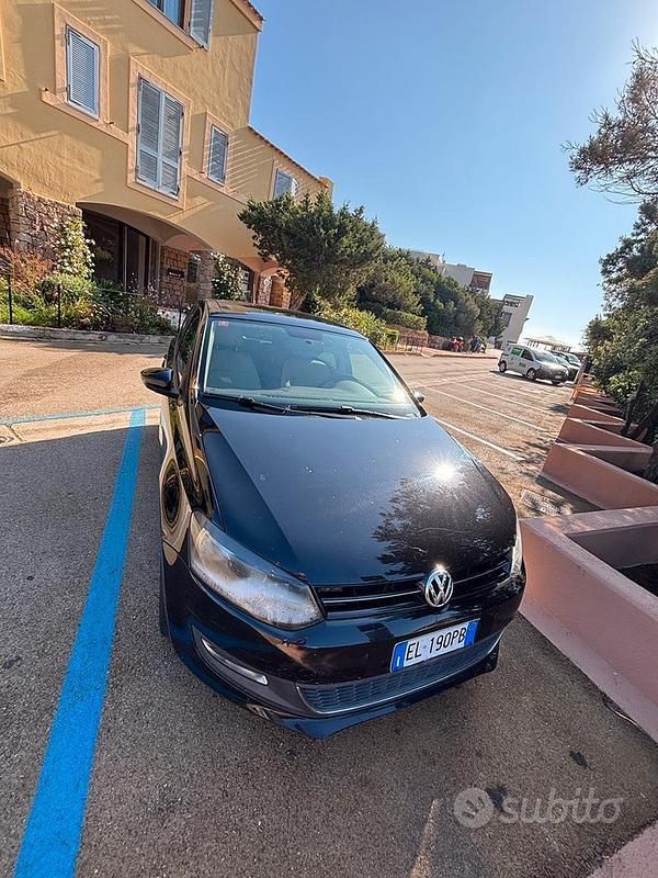 Nero Usata 2012 VW Polo Highline Tre volumi | 5900 € (Buon prezzo) - Immagine 1/4