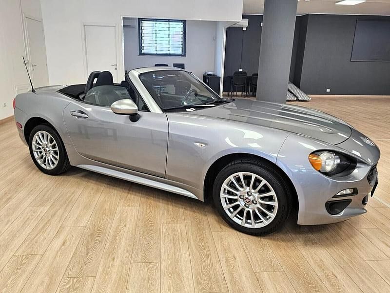 Usata Fiat 124 Spider Lusso 140 CV (102 kW) 2017 Argento Cabrio