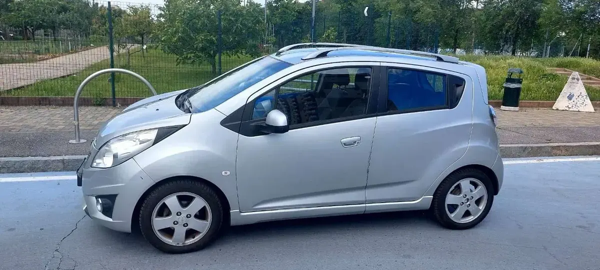 Usata Chevrolet Spark LS 82 CV (60 kW) 2011 Argento Utilitaria
