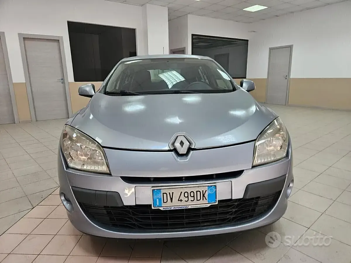 Usata Renault Mégane 90 CV (66 kW) 2009 Bluazzurro Berlina