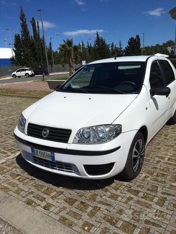 Usata Fiat Punto 60 CV (44 kW) 2003 Bianco Utilitaria