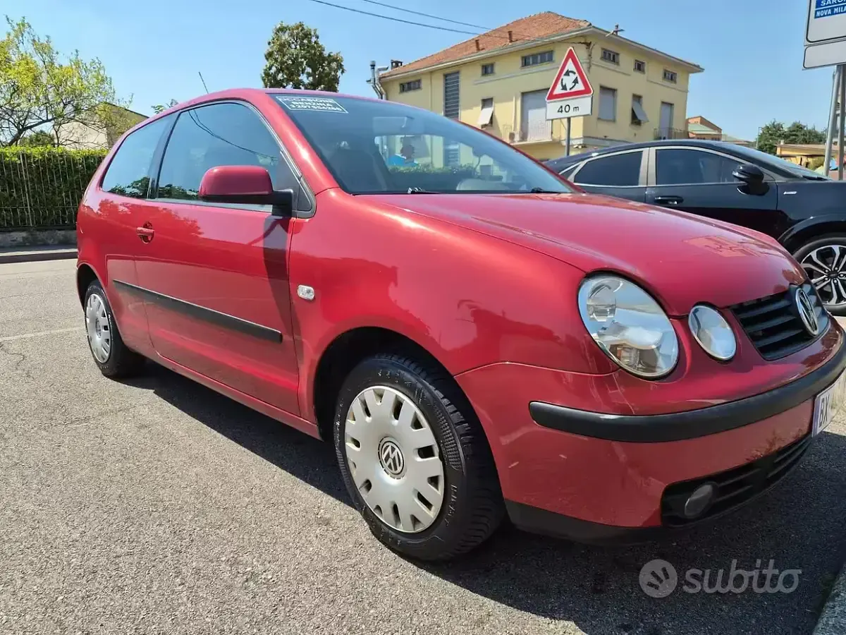 Usata VW Polo Comfortline 75 CV (55 kW) 2002 Rosso Utilitaria